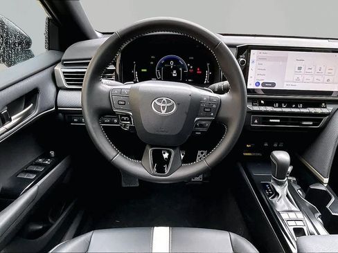 Used 2025 Toyota Camry SE w/ Multimedia Upgrade Package FWD image 6