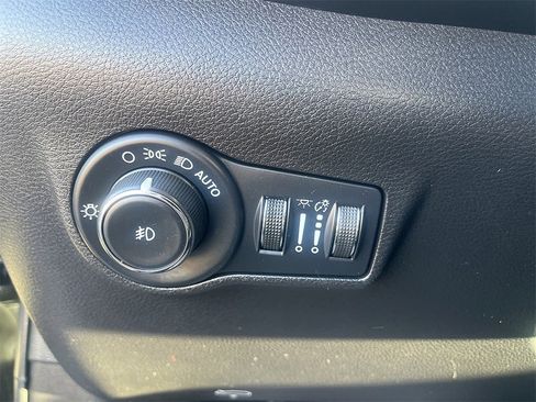 Used 2022 Jeep Compass Latitude w/ Convenience Group image 22