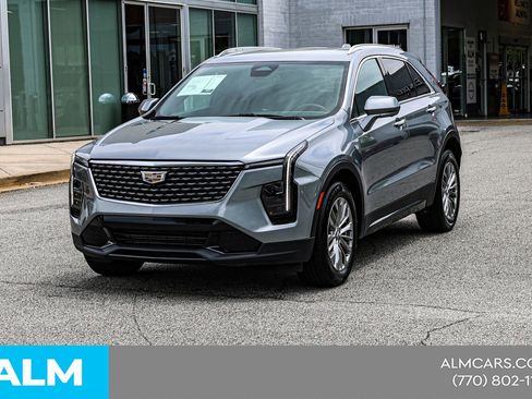 Used 2025 Cadillac XT4 Premium Luxury FWD image 4