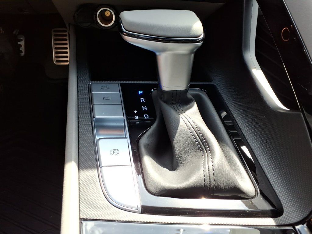 Used 2026 Hyundai Elantra SEL Sport Premium FWD image 22