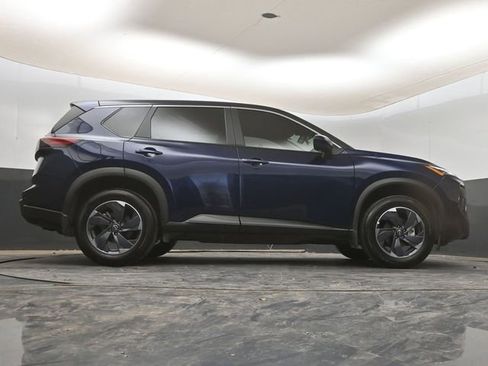 Certified 2025 Nissan Rogue SV image 20