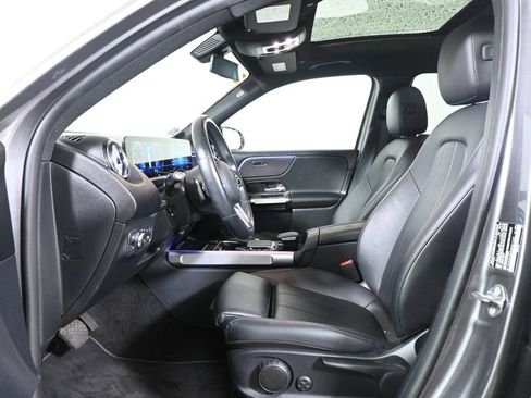 Certified 2022 Mercedes-Benz GLB 250 4MATIC image 3