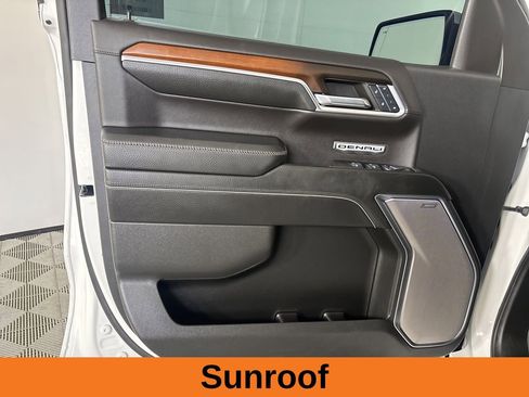 Used 2024 GMC Sierra 1500 Denali w/ Technology Package image 8