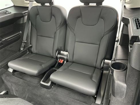 Certified 2025 Volvo XC90 B6 Plus w/ Protection Package Premier image 24