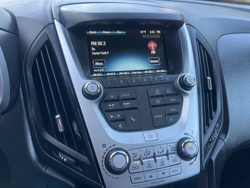 Used 2017 Chevrolet Equinox LT FWD image 24