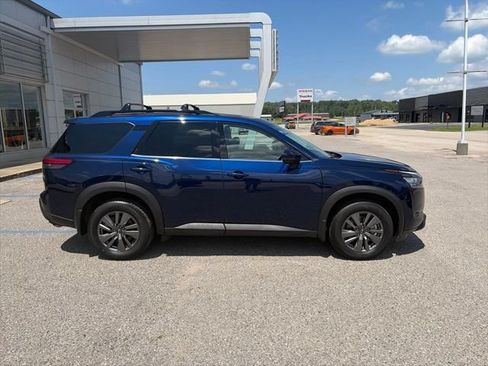 Used 2025 Nissan Pathfinder SV w/ Black Appearance Package AWD/4WD image 7