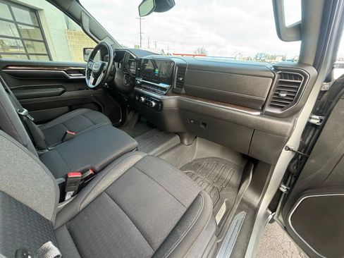 Used 2023 GMC Sierra 1500 SLE image 13
