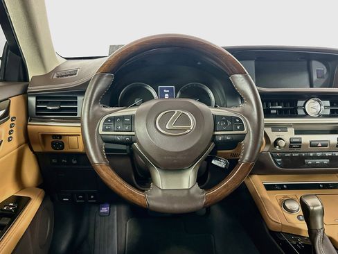 Used 2017 Lexus ES 350 w/ Premium Package FWD image 17