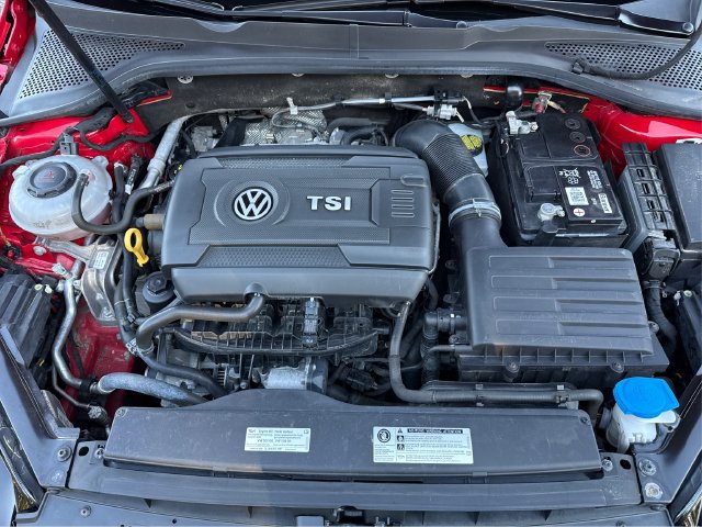 Used 2018 Volkswagen GTI SE FWD image 27