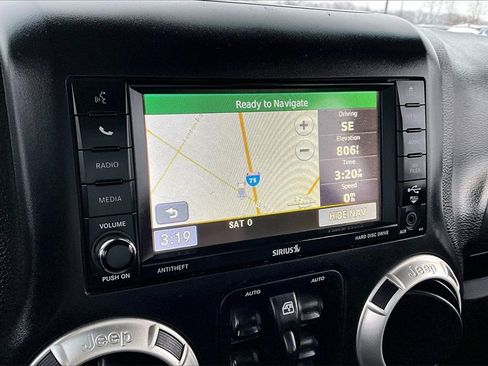 Used 2017 Jeep Wrangler Unlimited Sahara image 13