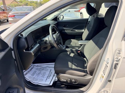 Used 2025 Hyundai Kona SEL FWD image 15