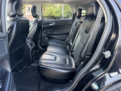 Used 2018 Ford Edge Titanium w/ Equipment Group 301A AWD/4WD image 20