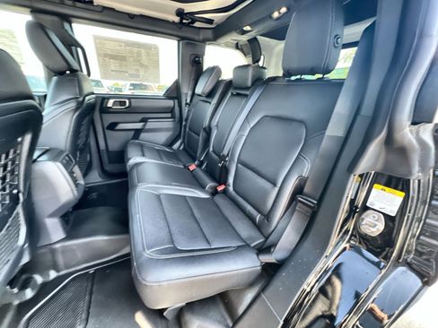 New 2025 Ford Bronco Badlands w/ Sasquatch Package AWD/4WD image 24