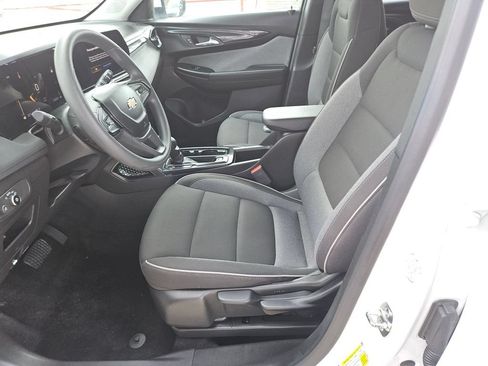 Used 2025 Chevrolet TrailBlazer LT AWD/4WD image 14