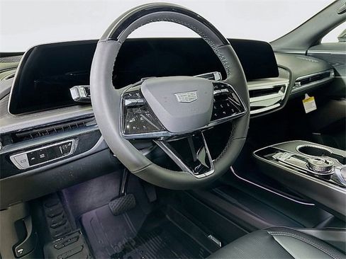 New 2026 Cadillac Lyriq Luxury image 12