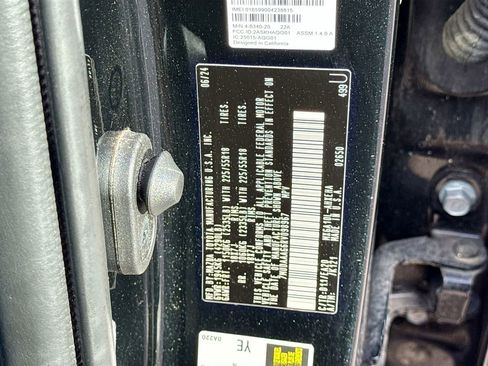 Used 2024 Toyota Corolla Cross XLE w/ Convenience Package image 31