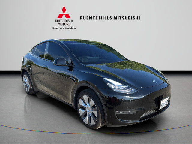 Used 2023 Tesla Model Y Long Range AWD/4WD image 3
