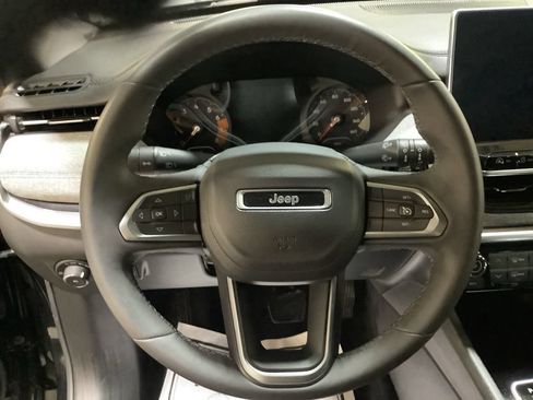 Used 2023 Jeep Compass Latitude w/ Convenience Group AWD/4WD image 21