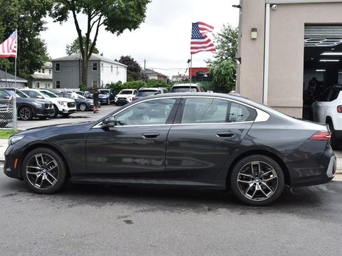 Used 2026 BMW 530i RWD image 9