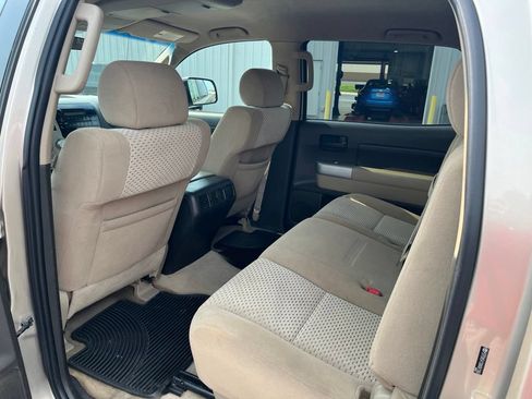 Used 2008 Toyota Tundra 4x4 CrewMax w/ Tow Pkg image 25