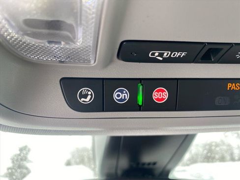 Used 2023 GMC Acadia SLE w/ Driver Convenience Package image 13