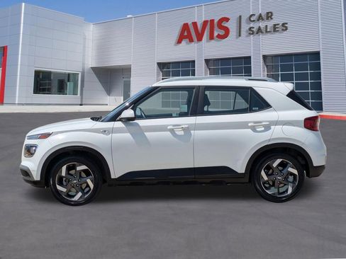 Used 2025 Hyundai Venue SEL FWD image 8