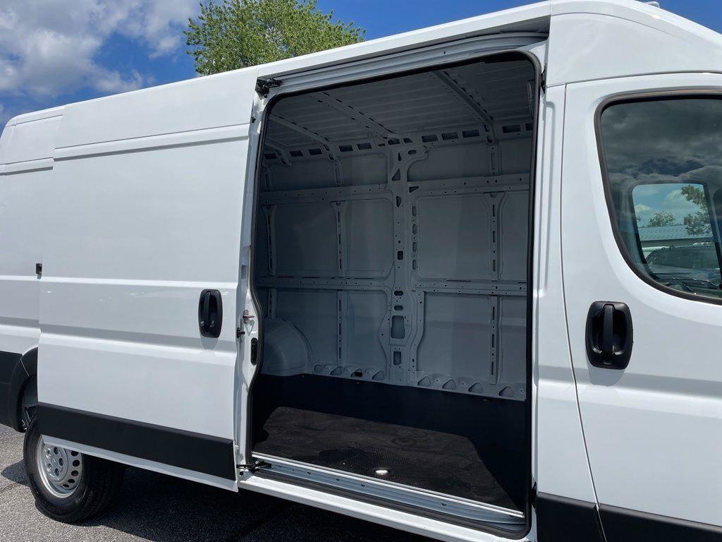 New 2026 RAM ProMaster 2500 w/ Premium Convenience Group FWD image 37
