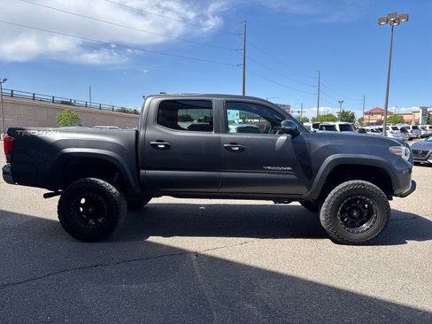Used 2016 Toyota Tacoma TRD Off-Road w/ Towing Package AWD/4WD image 6