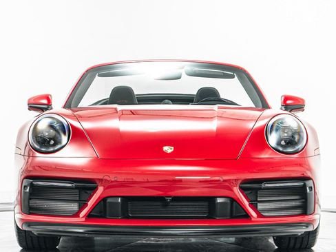 Used 2022 Porsche 911 Cabriolet image 4