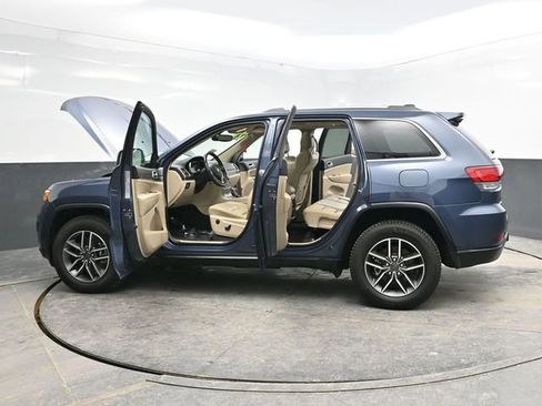 Used 2021 Jeep Grand Cherokee Limited w/ Trailer Tow Group IV image 40