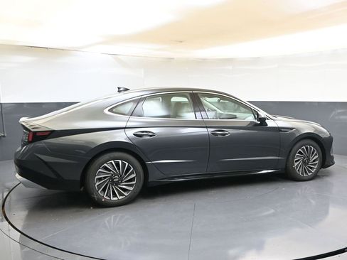 New 2026 Hyundai Sonata Limited image 6