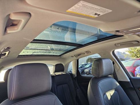 Used 2023 Audi Q5 2.0T Premium image 3