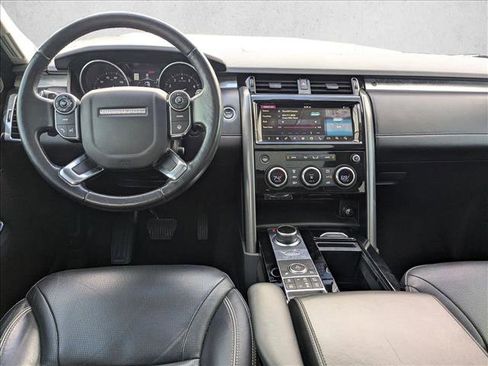 Used 2017 Land Rover Discovery First Edition image 16
