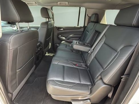 Used 2020 Chevrolet Suburban LT AWD/4WD image 19