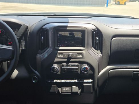 Used 2023 Chevrolet Silverado 1500 Custom RWD image 17
