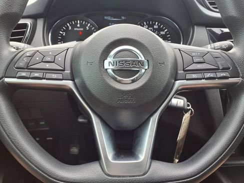 Used 2017 Nissan Rogue S image 10