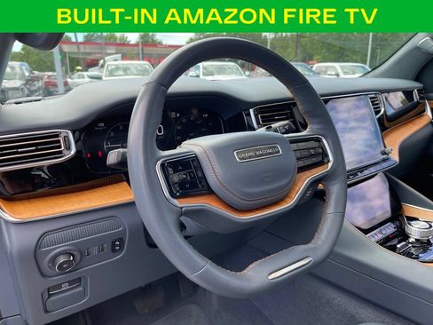 Used 2024 Jeep Grand Wagoneer Series III w/ Rear Seat Video Group 1 AWD/4WD image 21