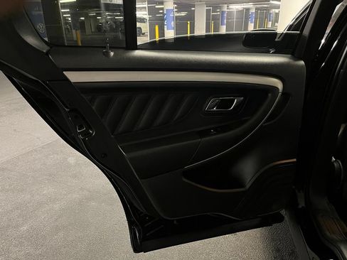 Used 2016 Ford Taurus SEL w/ Equipment Group 201A FWD image 19