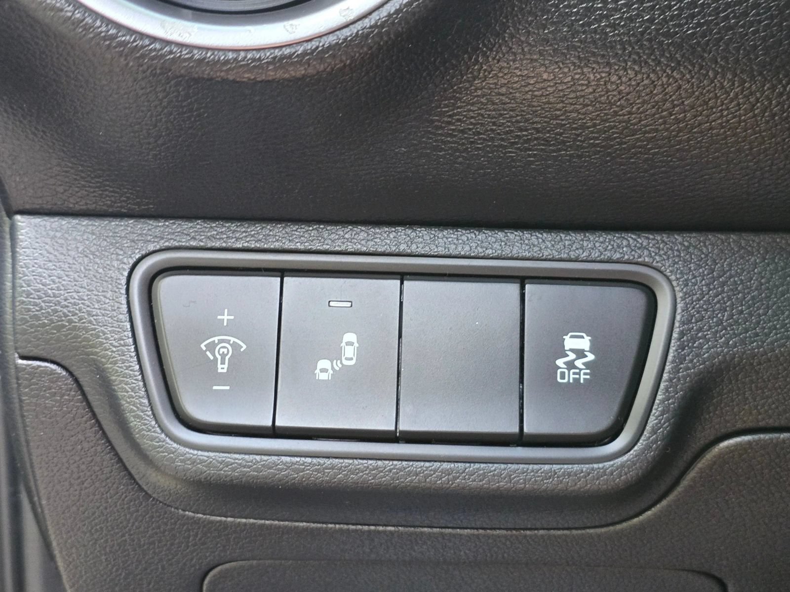 Used 2023 Kia Forte LXS w/ LXS Technology Package FWD image 22