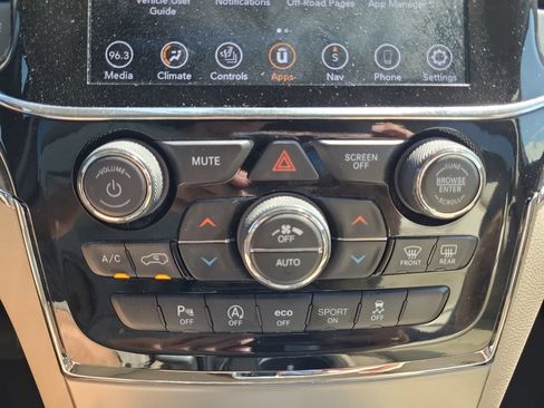 Used 2020 Jeep Grand Cherokee Limited AWD/4WD image 26