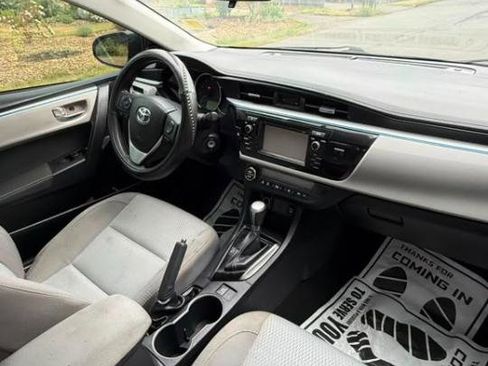 Used 2016 Toyota Corolla LE FWD image 10