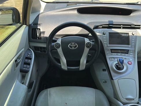 Used 2014 Toyota Prius Four w/ Solar Roof Package FWD image 27