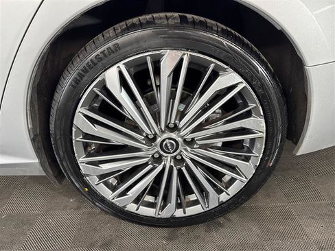 Used 2023 Nissan Altima 2.5 SL FWD image 32