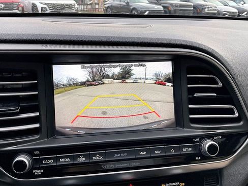 Used 2020 Hyundai Elantra Limited w/ Ultimate Package 03 image 21