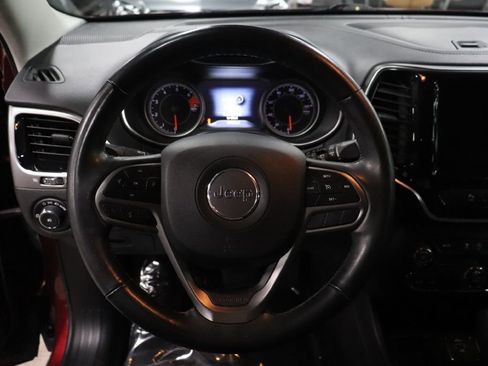 Used 2019 Jeep Cherokee Limited image 27