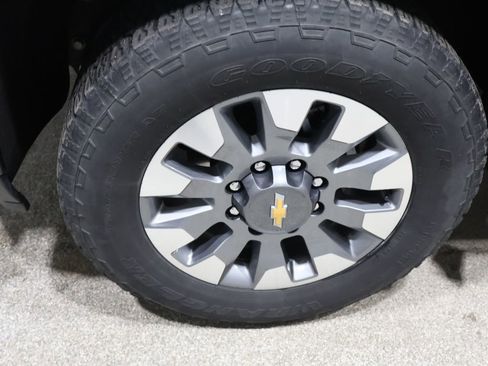 Used 2025 Chevrolet Silverado 2500 Custom w/ Custom Value Package image 8