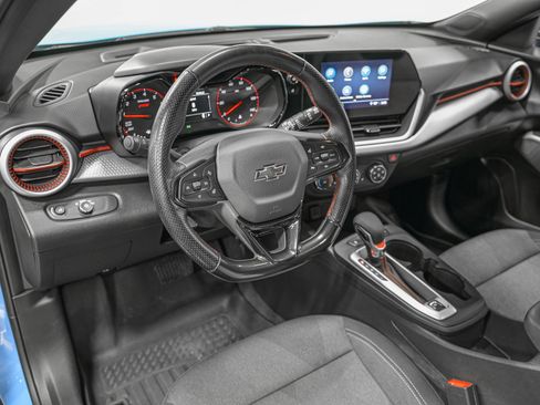 Used 2025 Chevrolet Trax RS w/ Driver Confidence Package FWD image 14