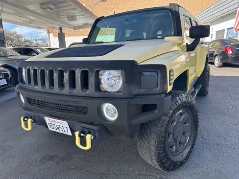 Used 2007 HUMMER H3 image 1