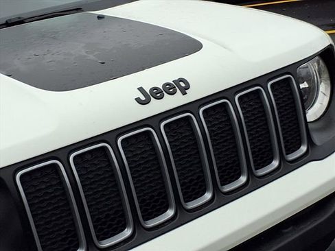 Used 2023 Jeep Renegade Latitude image 25