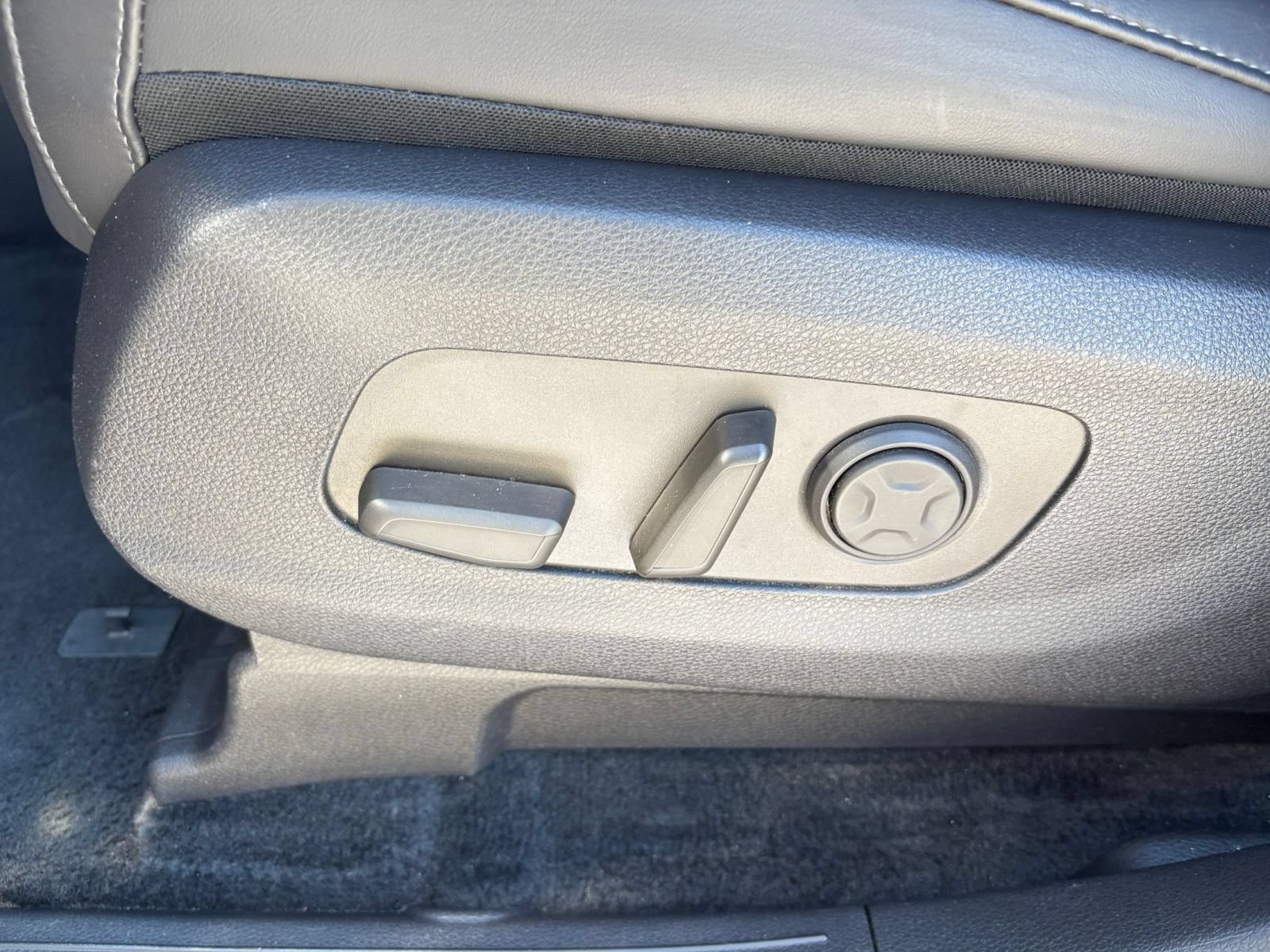 Used 2026 Kia Carnival FWD image 22